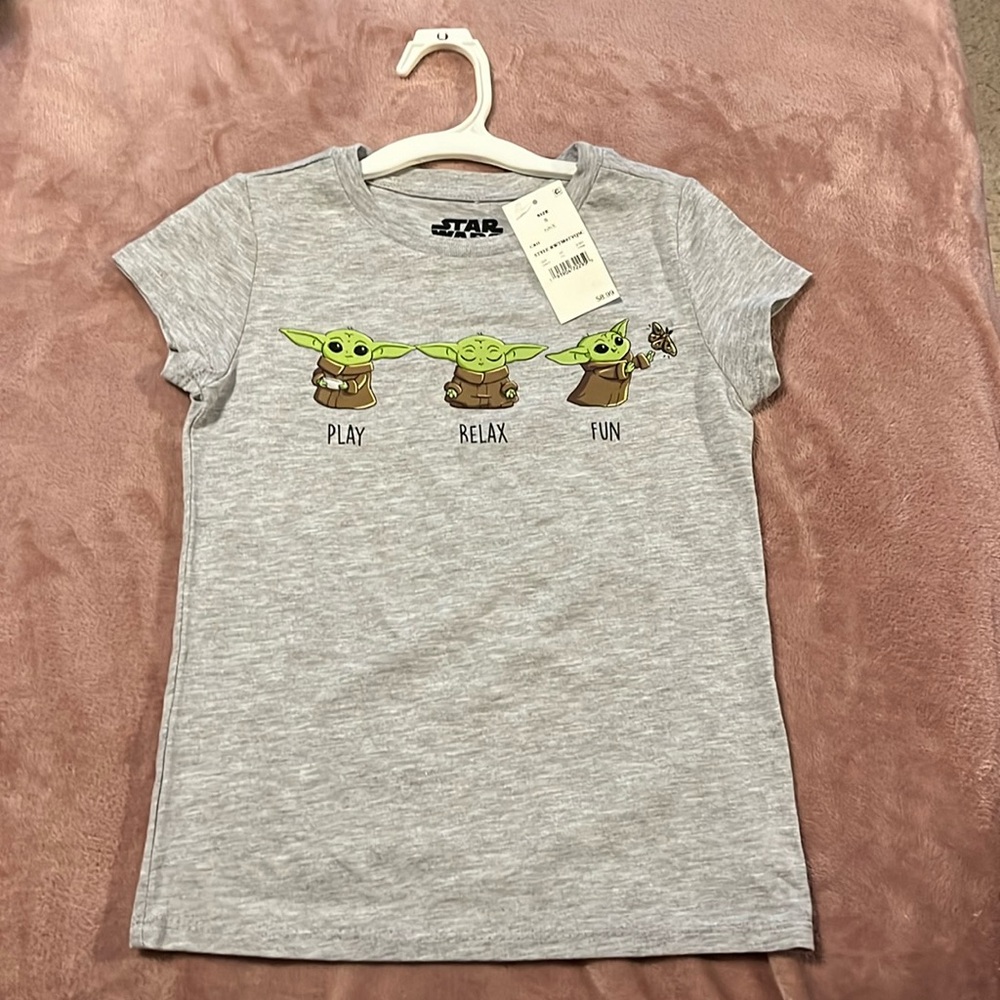 Girl’s Size S(6/6X) Grogu Short Sleeve Shirt NWT